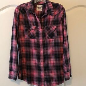 Women’s long sleeve button down top